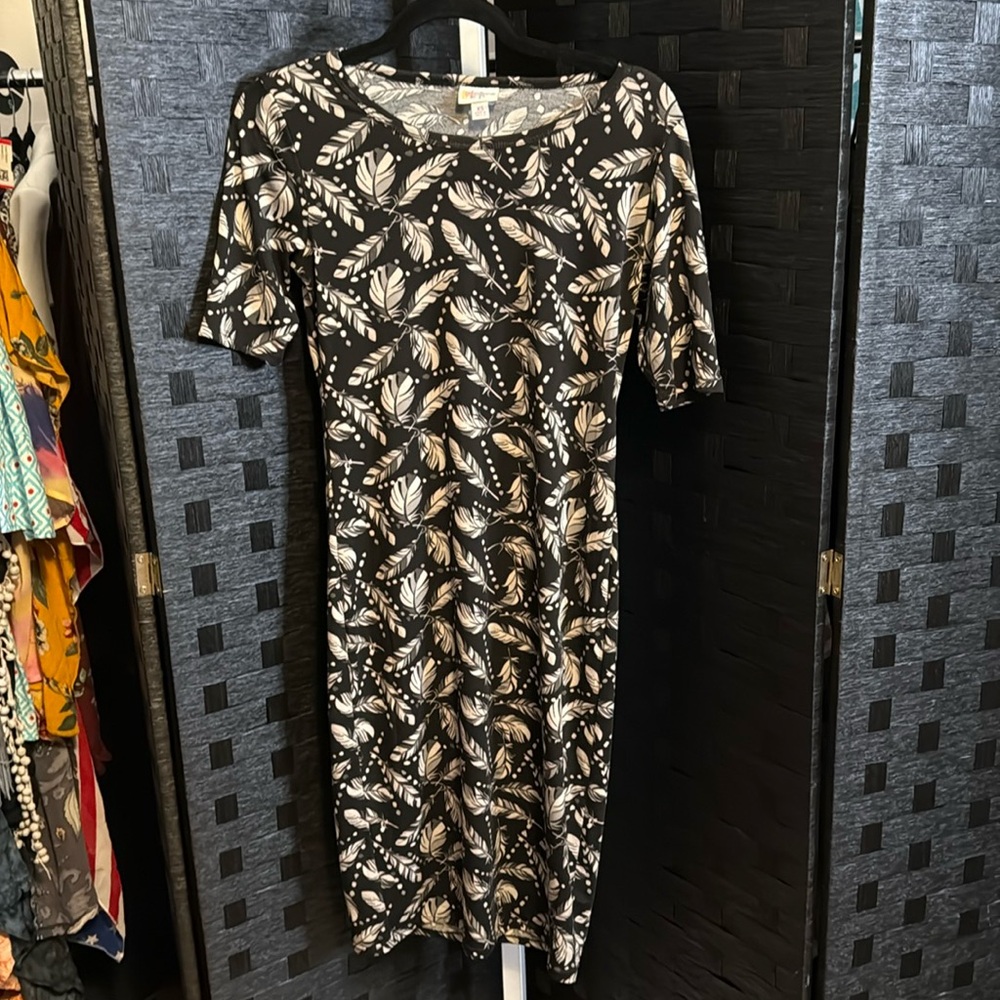 LuLaRoe Julia Black and Grey Sheath Dress with Features XS